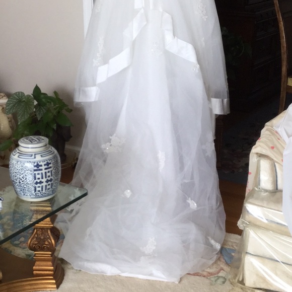 🎉Host Pick🎉💗💗Wedding Dress -Never Worn - Picture 3 of 6